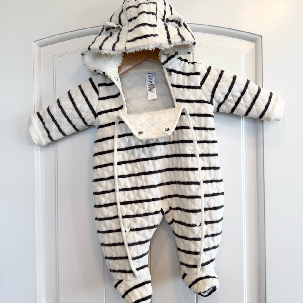 🌈6/$60 Nordstrom’s Onesie Hoodies Footies Mittens Stripes White Grey 3 Month Old